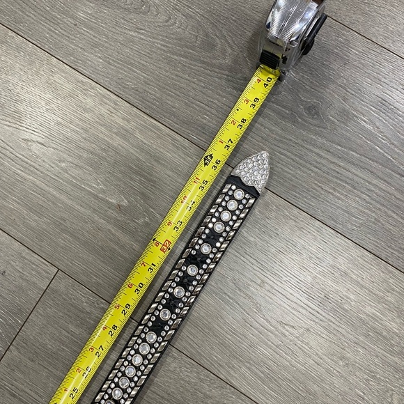 Elegant Black and Silver Belt - Picture 4 of 6